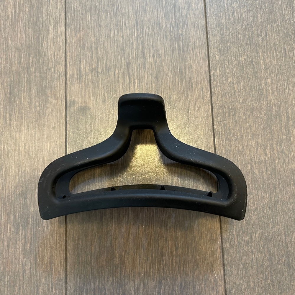 Black hair clip accessory